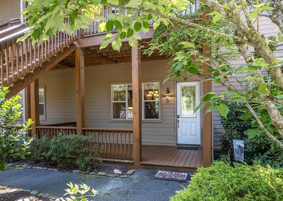 160 White Oak Point Whittier NC Zillow