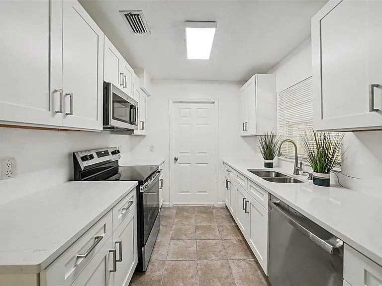 6717 Mornay Cir — Photo 14