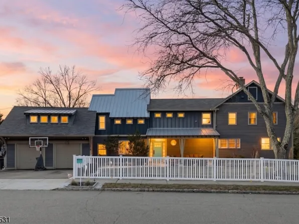 48 Maple Ave, Mendham Boro, NJ 07945