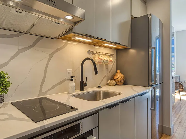Ellwood Floorplan Under-Cabinet Lighting