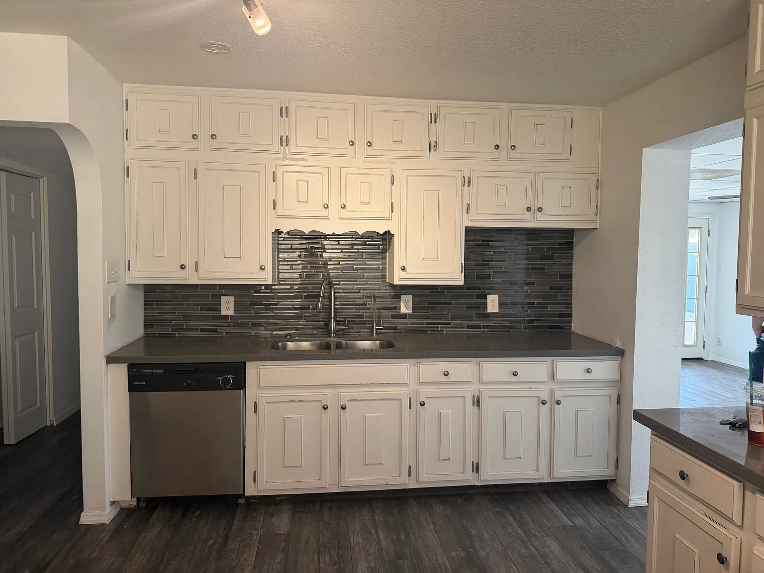 3 bed, 1325 sqft, $2,250 — Photo 4
