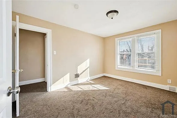 2076 Collingwood St — Photo 17