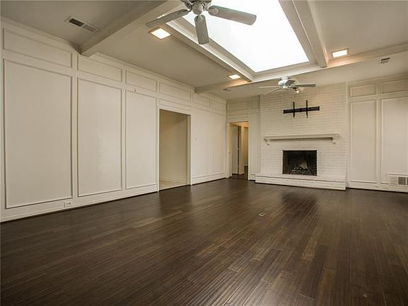 4th image of 6910 Middle Cove Dr