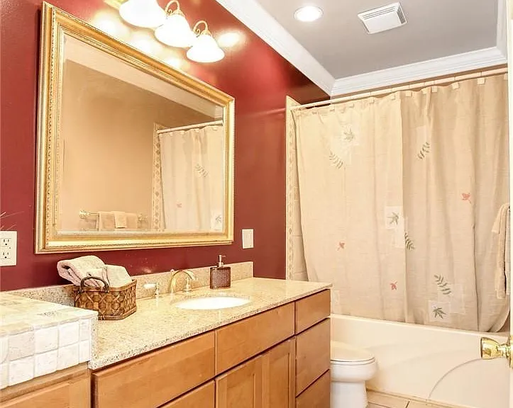 Main bathroom
