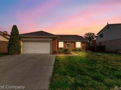 26731 Coachlight St, Woodhaven, MI, 48183