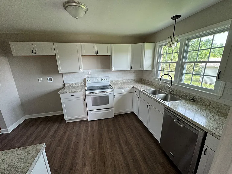 802 Liberty Hwy — Photo 6