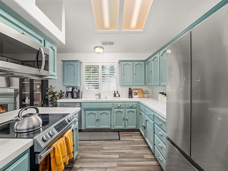 1126 N Purdue Ave — Photo 30