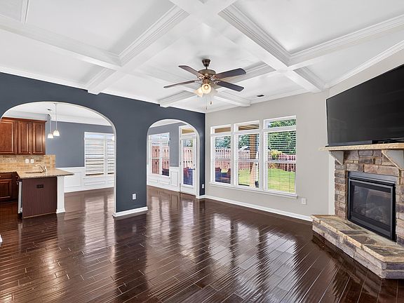 5th image of 190 Heatherwood Ln