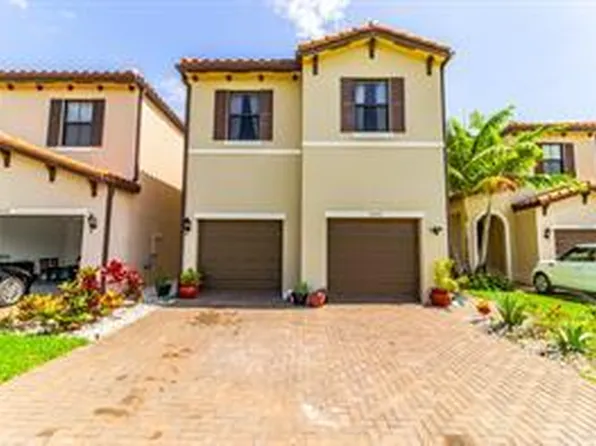 6026 Pine Tree Way #6026, Riviera Beach, FL 33410