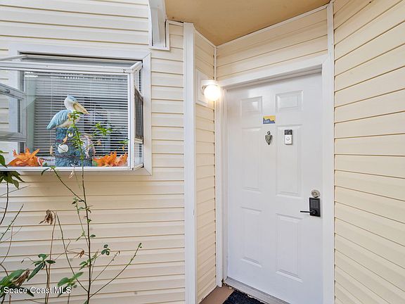 4th image of 1800 Charlesmont Dr #6-100