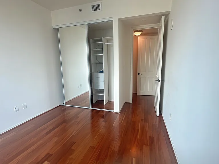 1199 Bishop St #16B — Photo 4