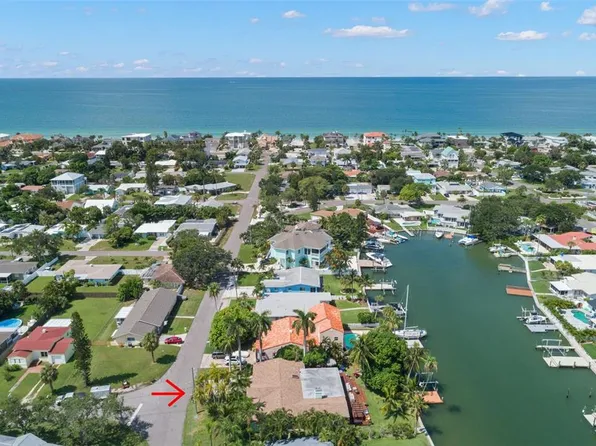 15912 Redington Dr, Redington Beach, FL 33708
