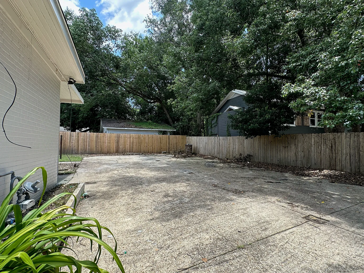 4 bed, 2318 sqft, $2,700 — Photo 4