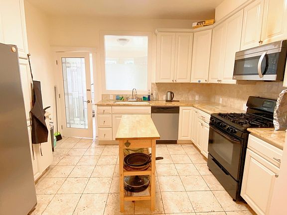 2nd image of 20 Paloma Ave #1