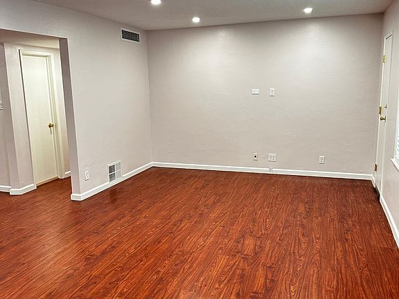 3rd image of 1809 Doolittle Ave