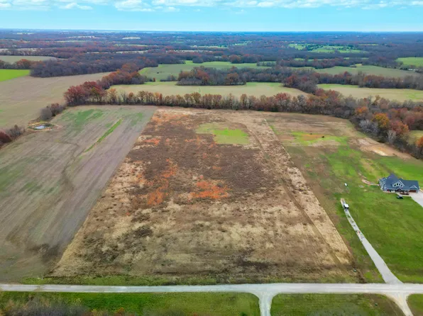 E Low Crossings Rd, Hallsville, MO 65255