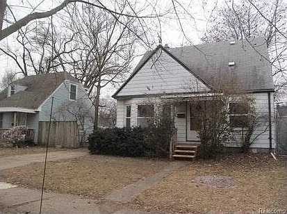 23315 Tawas Ave — Photo 1