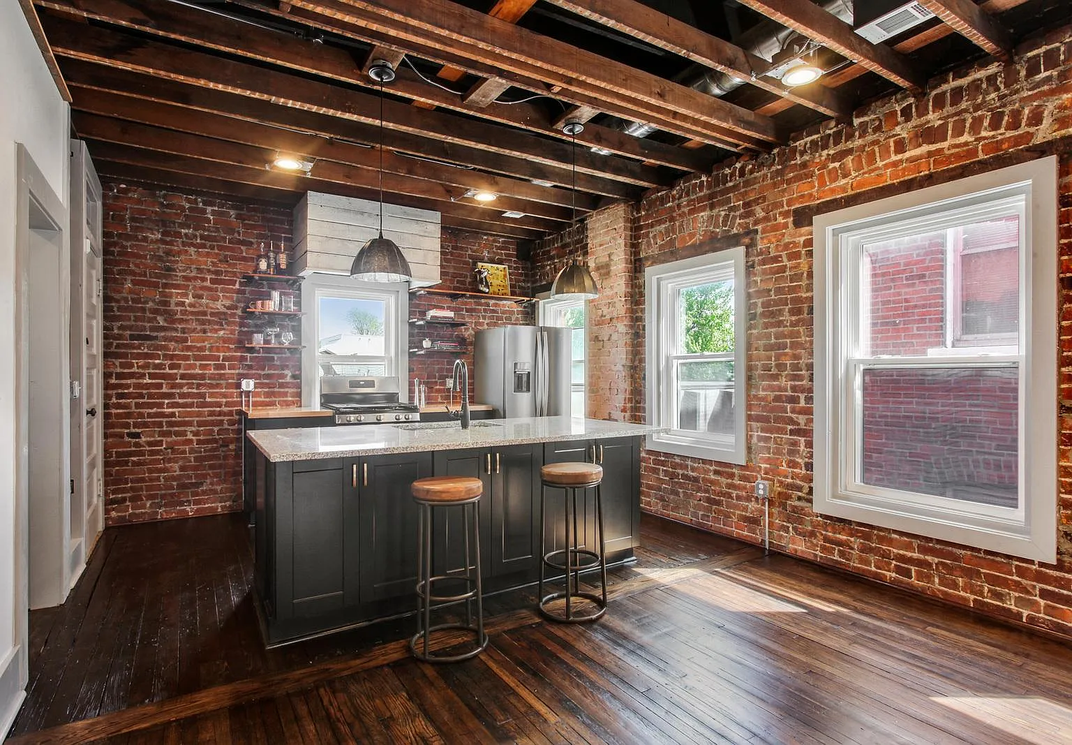 2 bed, 1300 sqft, $1,400 — Photo 4