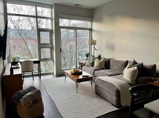 1223 W Madison St #322, Chicago, IL 60607