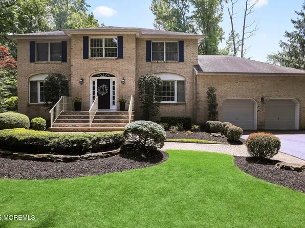8 Roxbury Lane, Manalapan, NJ 07726