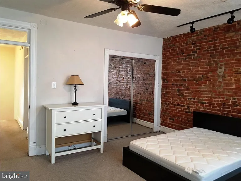 1377 F St NE — Photo 9
