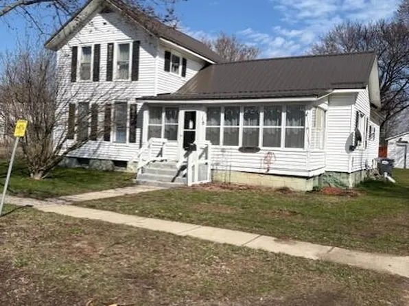 15 Mary St, Hartford, MI 49057