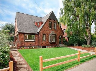 2207 47th Ave SW, Seattle, WA 98116