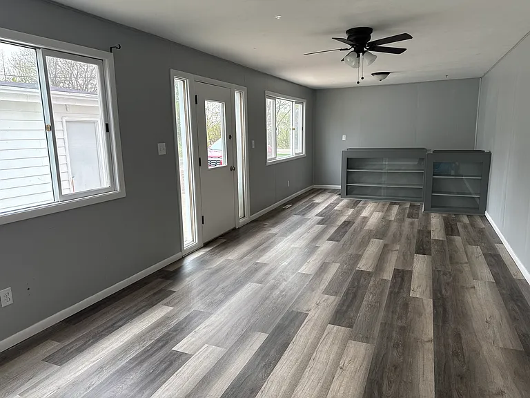 2224 Villa Ave — Photo 8