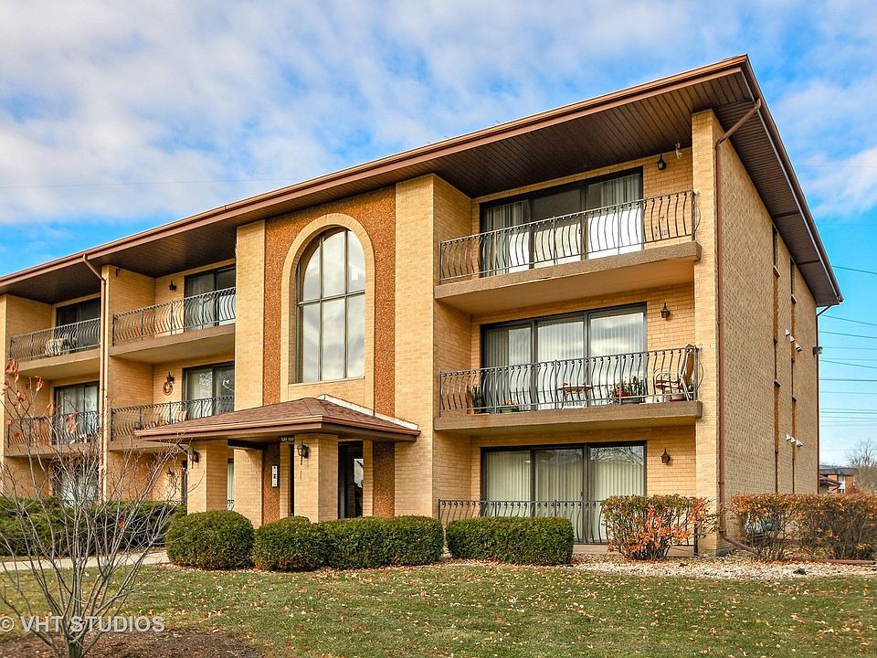 1st image of 15140 Evergreen Dr APT 3C