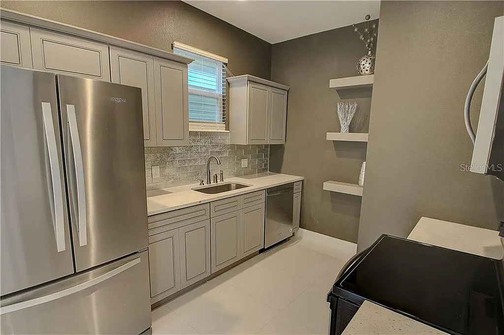 3 bed, 2.0 bath, 1204 sqft, $2,995 — Photo 4
