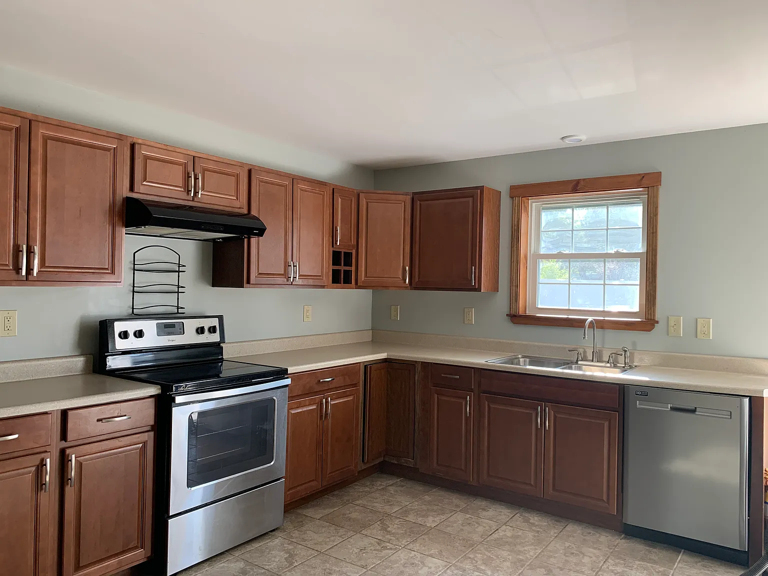 2 bed, 1.5 bath, 1200 sqft, $1,750 — Photo 3