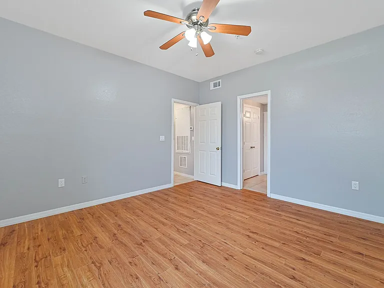 23580 Walden Center Dr #305 — Photo 11