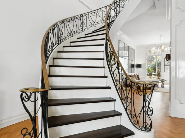 40 West 83rd Street image 2 of 16