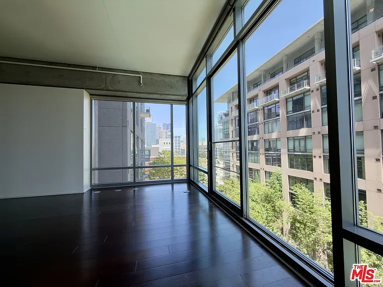 1100 S Hope St #907 — Photo 12