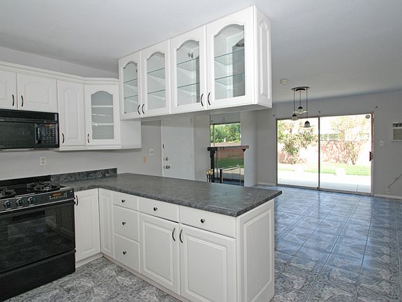5th image of 2263 W Farlington St