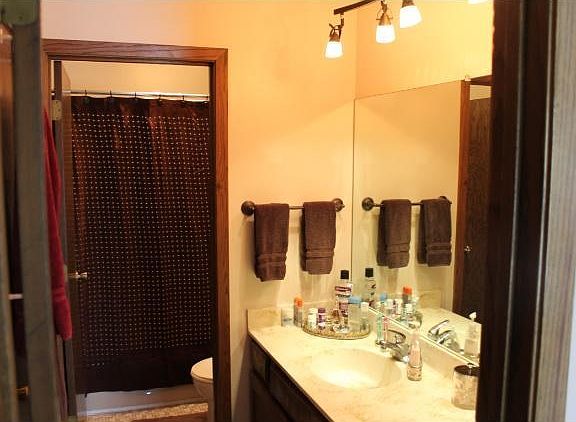 Walk through master bath
