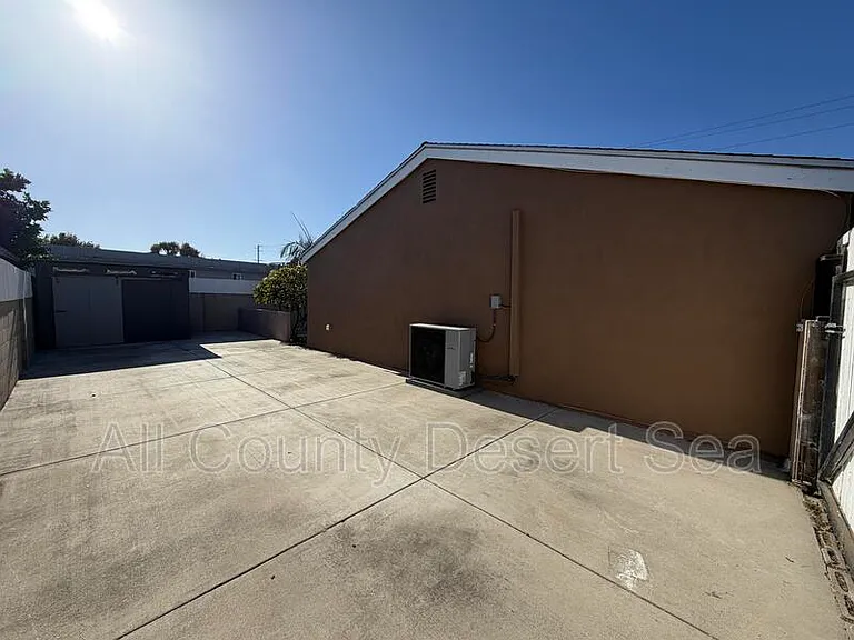 18527 San Antonio St — Photo 23