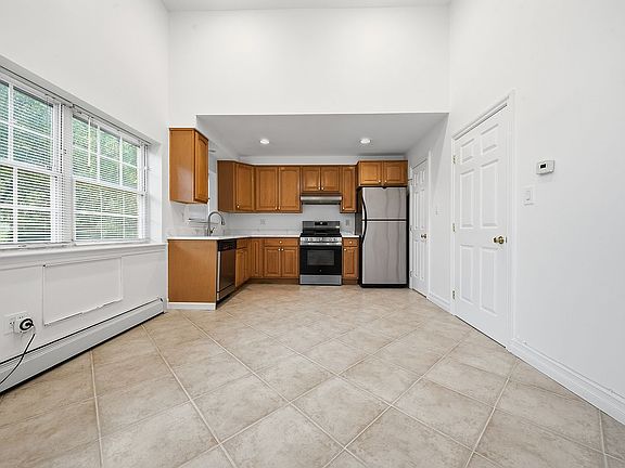3rd image of 5703 157th St