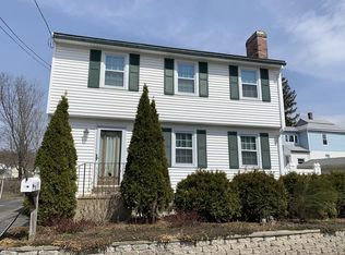 11 Monarch St, Lowell, MA 01854