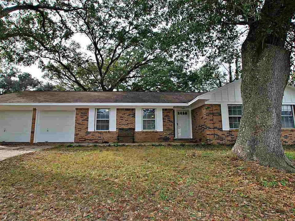 1st image of 3105 Bent Oak Dr