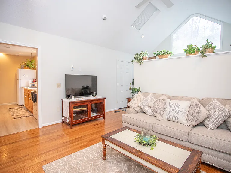 115 Ayers Point Rd — Photo 7