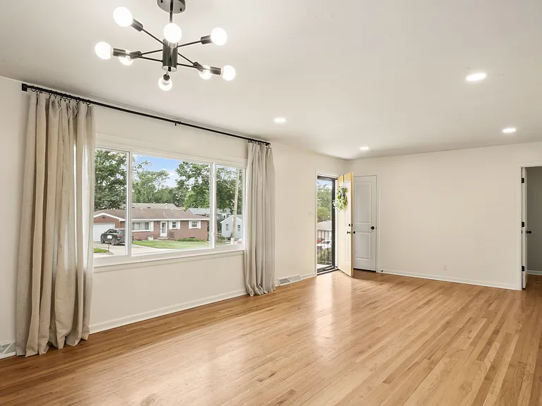 1218 Sunset Dr — Photo 10