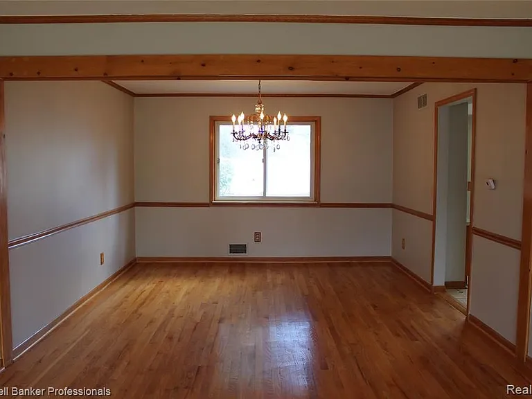 44227 Brandywyne Rd — Photo 2