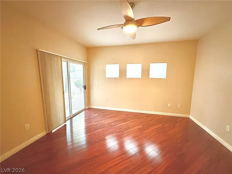 10529 Allthorn Ave — Photo 5