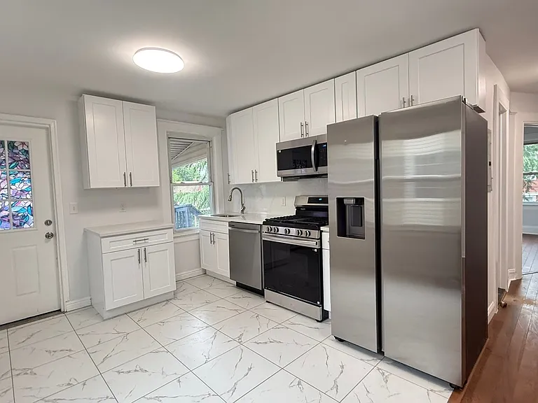 197 Heberton Ave #2 — Photo 1