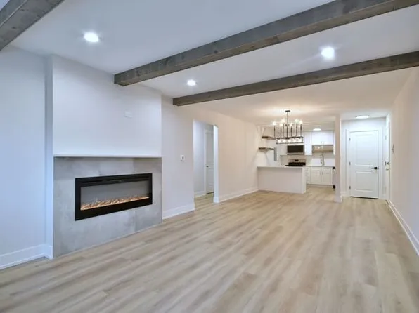 929 Washington St APT 304, Evanston, IL 60202
