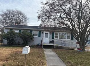 5 Cambridge Ave, Sicklerville, NJ 08081