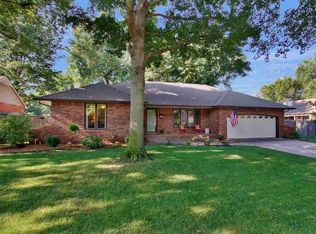 1307 E Briarwood Rd, Derby, KS 67037
