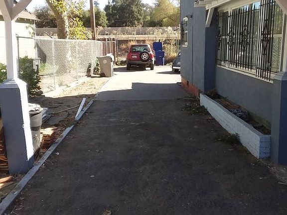 3rd image of 1040 Rivera Dr