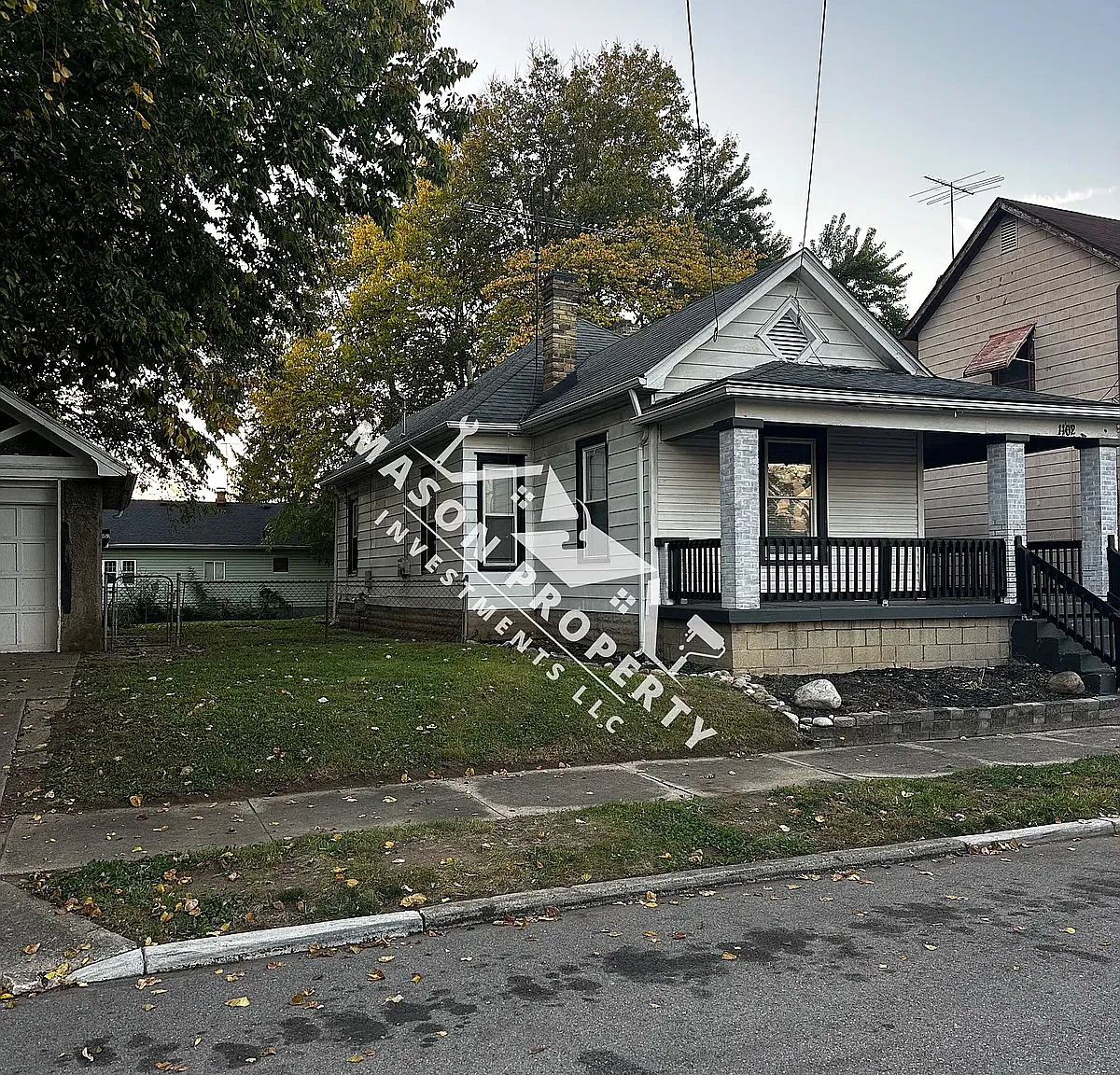 1102 Madison St — Photo 1